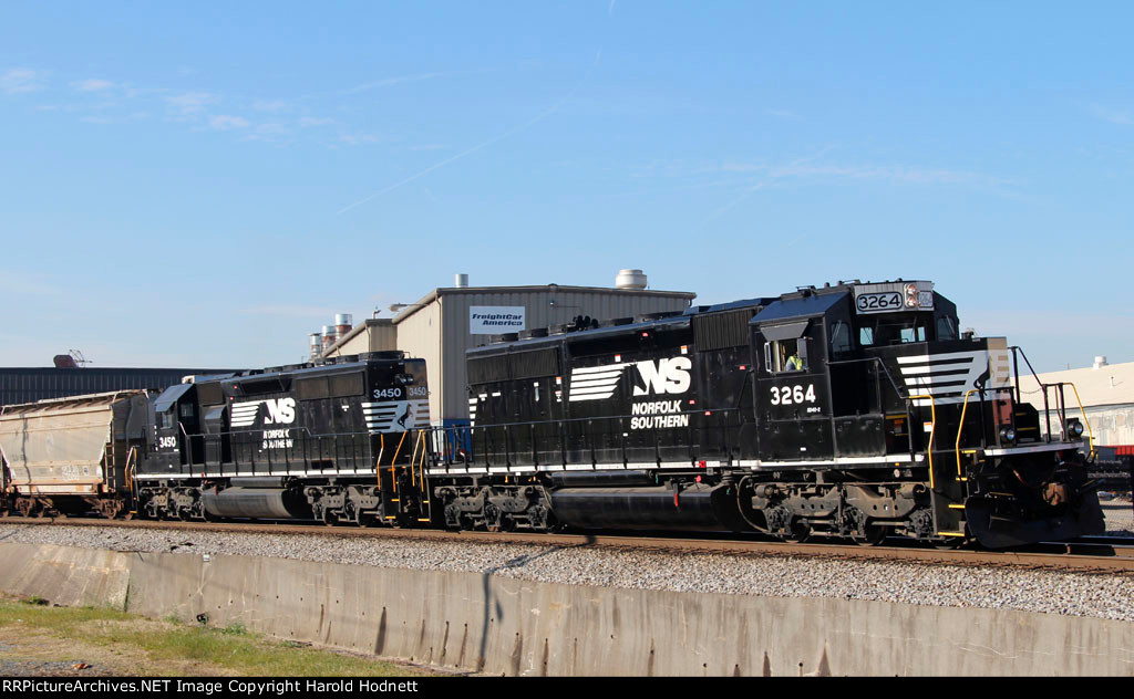 NS 3264 & 3450 lead a string of covered hoppers